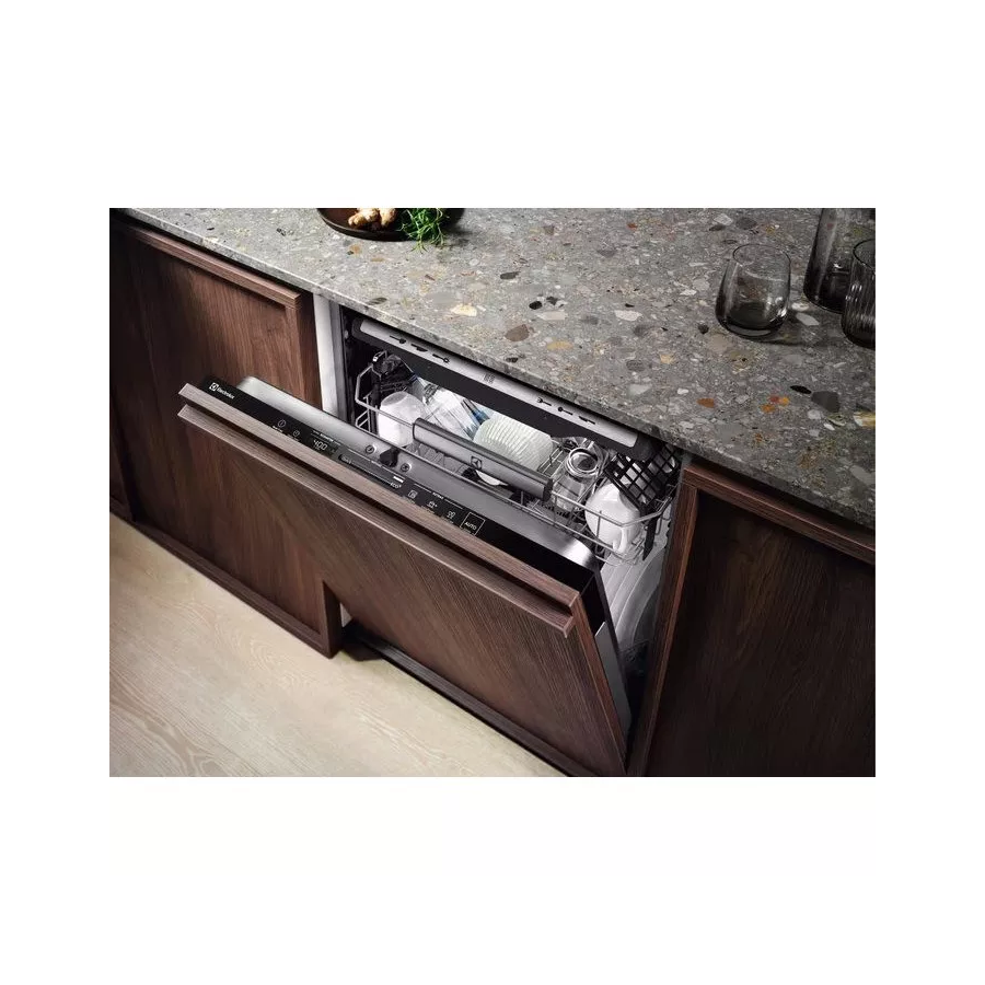 Встраиваемая посудомоечная машина Electrolux EEG68600W полноразмерная