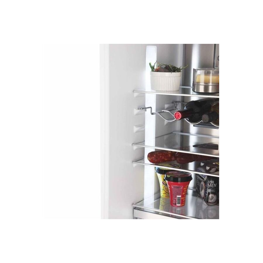 Встраиваемый холодильник Grundig GKIN25720 белый