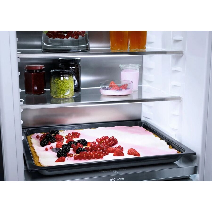 Встраиваемый холодильник Miele KFN 7774 C белый