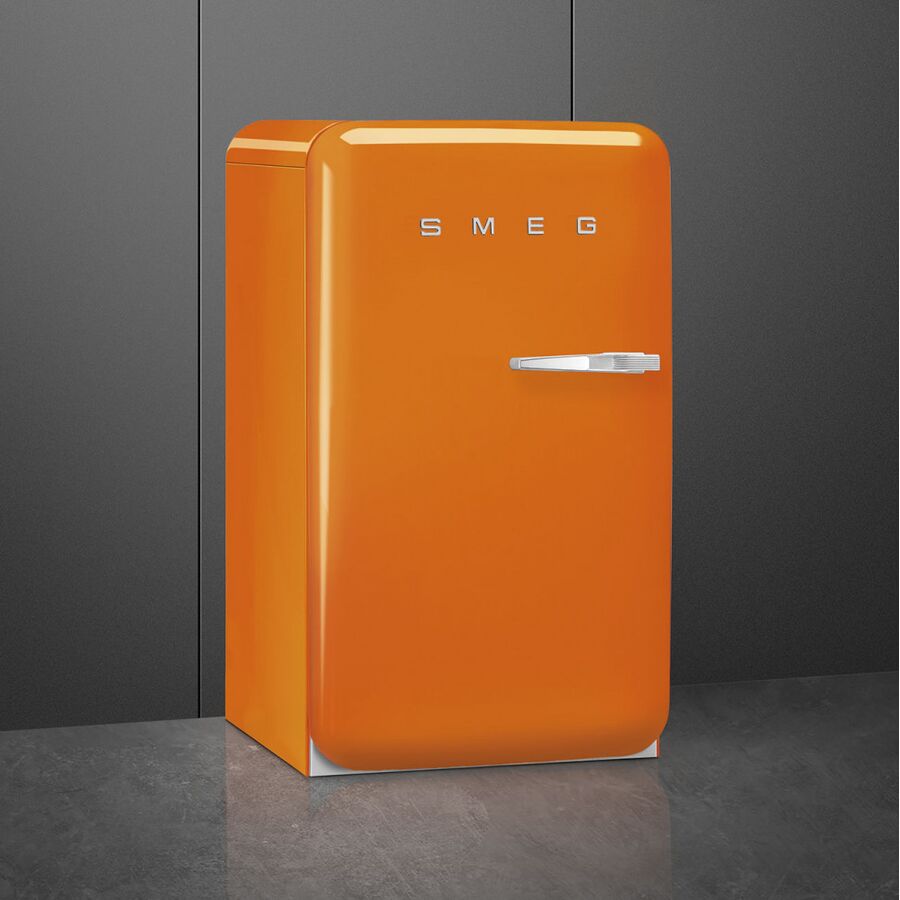 Холодильник SMEG FAB10LOR6 отдельностоящий, стиль 50-х, однокамерный, внутренняя морозильная камера, объем 122л, стандартный компрессор