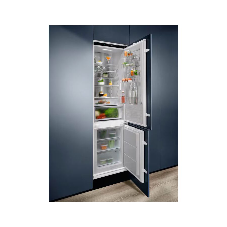 Встраиваемый холодильник Electrolux ENC8MD19S