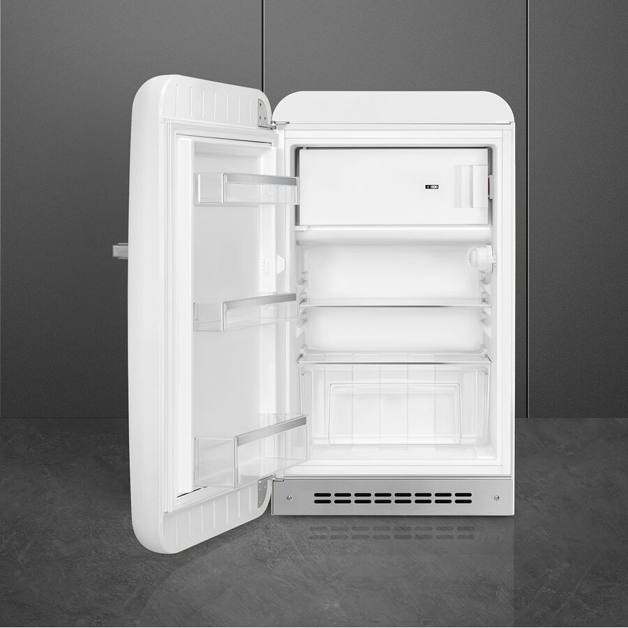 Холодильник SMEG FAB10LWH6 отдельностоящий, стиль 50-х, однокамерный, внутренняя морозильная камера, объем 122л, стандартный компрессор