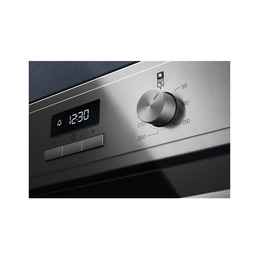 Духовой шкаф Electrolux EOF3H40X