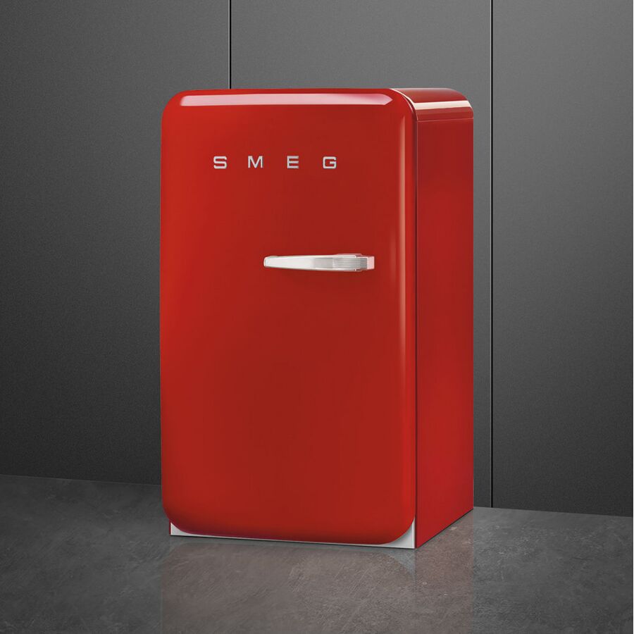 Холодильник SMEG FAB10LRD6 отдельностоящий, стиль 50-х, однокамерный, внутренняя морозильная камера, объем 122л, стандартный компрессор, энергоэффект