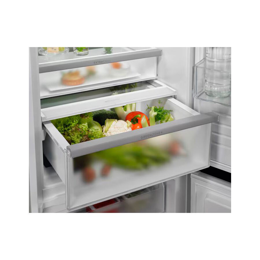 Встраиваемый холодильник Electrolux ENC8MD19S