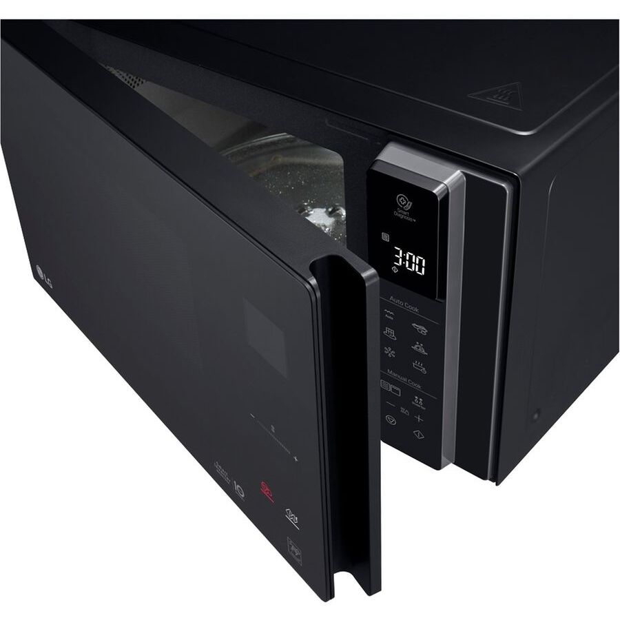 Микроволновая печь LG MB65R95DIS черный