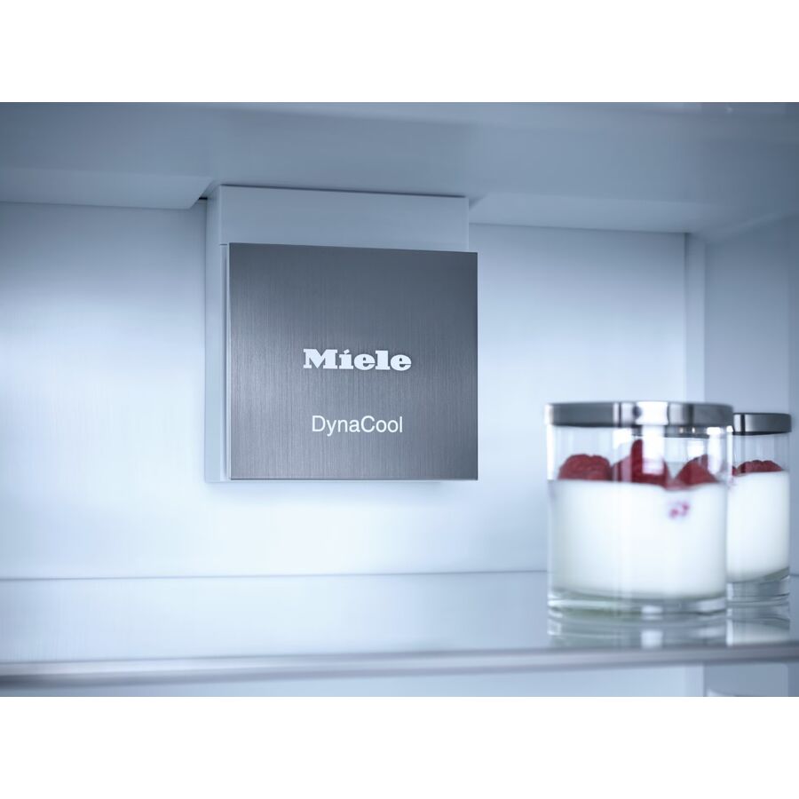 Встраиваемый холодильник Miele KFN 7734 C