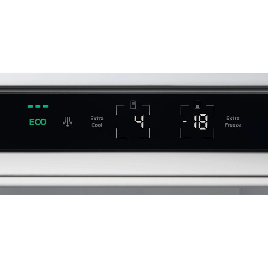 Встраиваемый холодильник ELECTROLUX E7TNGE18S комбинированный, скользящие направляющие, без No Frost, сенсорное управление, полезный объём: 256л