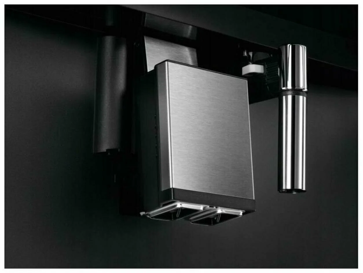 Встраиваемая кофемашина ELECTROLUX KBC85Z автоматическая, сенсорное управление черный