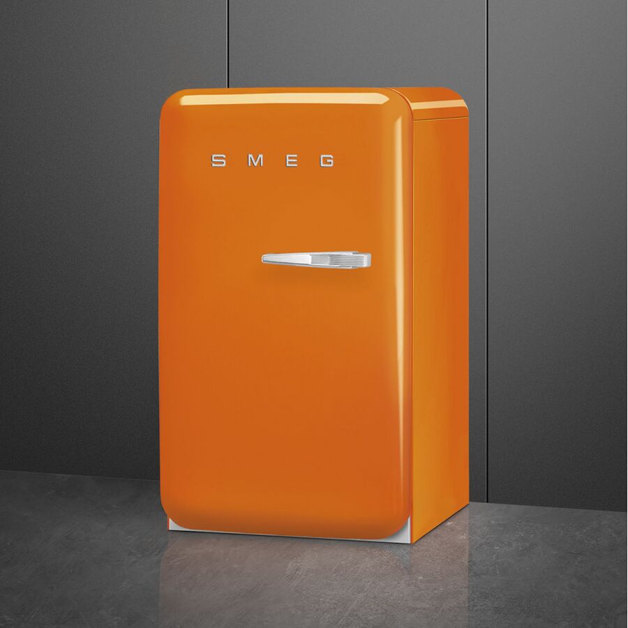 Холодильник SMEG FAB10LOR6 отдельностоящий, стиль 50-х, однокамерный, внутренняя морозильная камера, объем 122л, стандартный компрессор