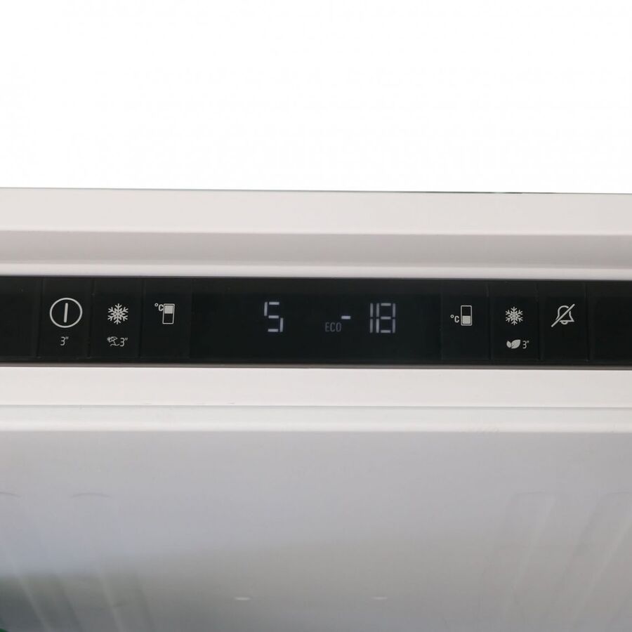 Встраиваемый холодильник Hotpoint HBT 20