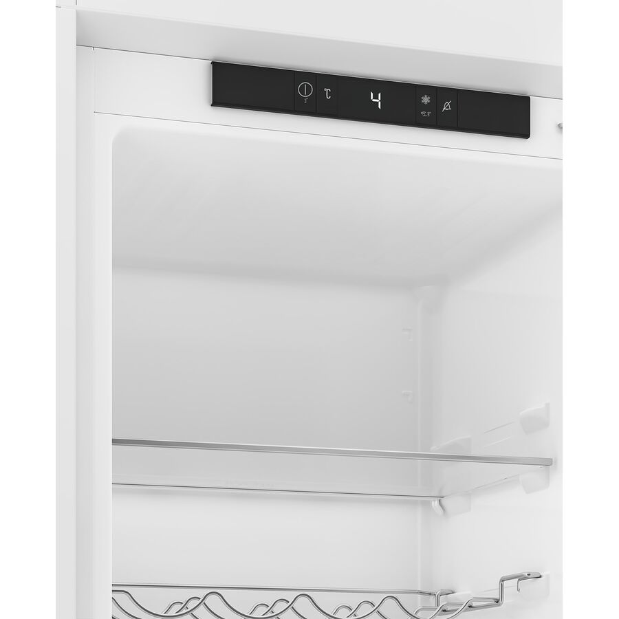 Встраиваемый холодильник Hotpoint HBDR 18I