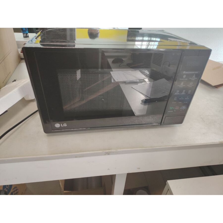 УЦ Микроволновая печь LG MS2042DB 20л., черный (плохая упаковка, нет гар. талона. бу, ремонт ТЭНа)