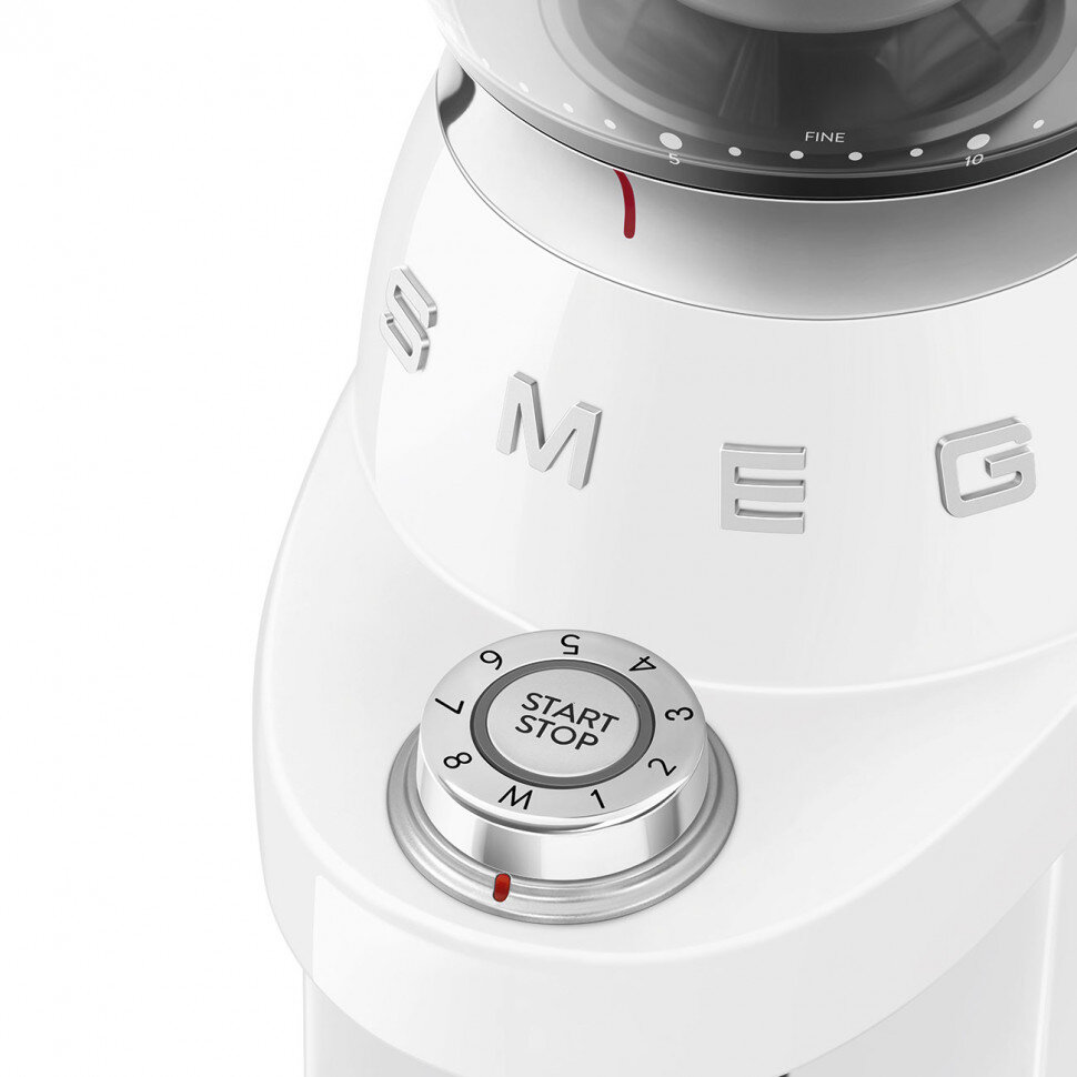 Кофемолка SMEG CGF03WHEU стиль 50-х годов 15 уровней помола, конические жернова, объем контейнера для кофе 240г