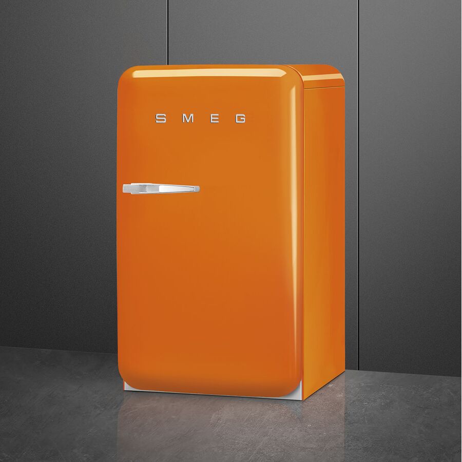 Холодильник SMEG FAB10ROR6 отдельностоящий, стиль 50-х, однокамерный, внутренняя морозильная камера, объем 122л, стандартный компрессор