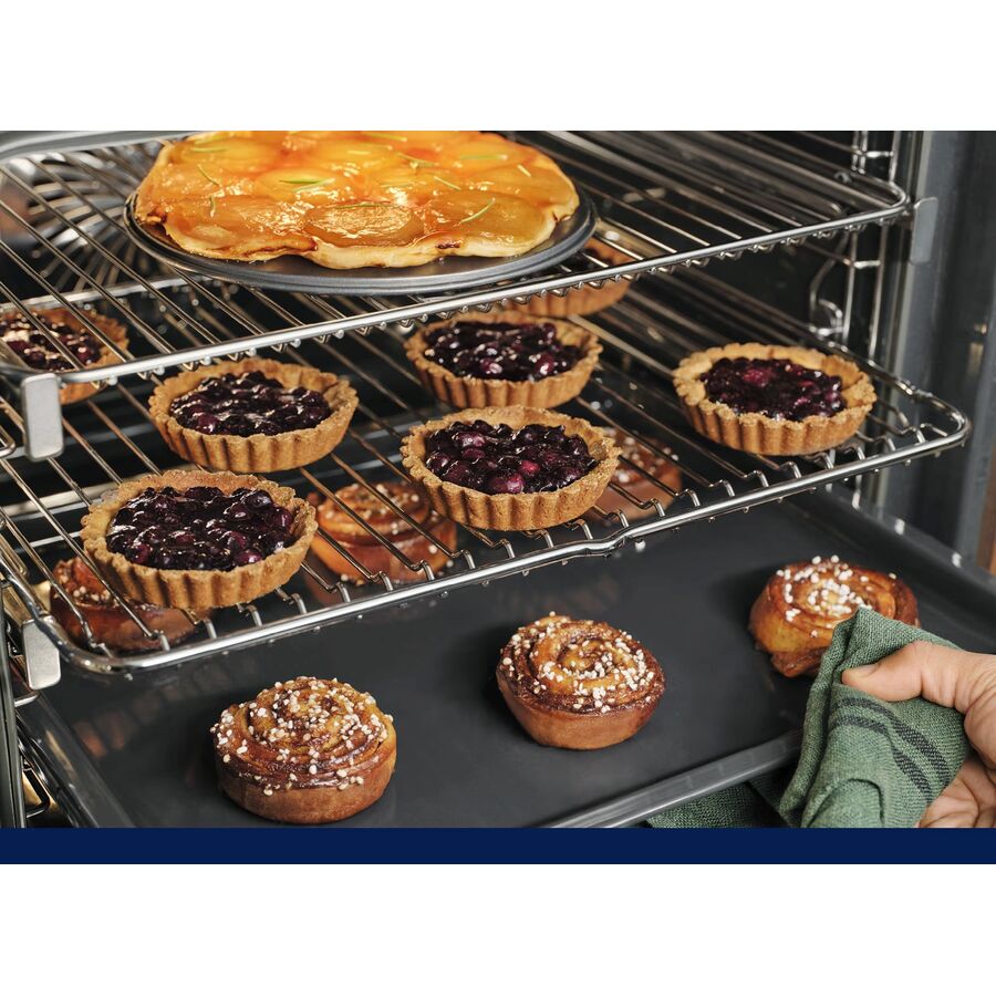 Духовой шкаф Electrolux LOE8P39Z