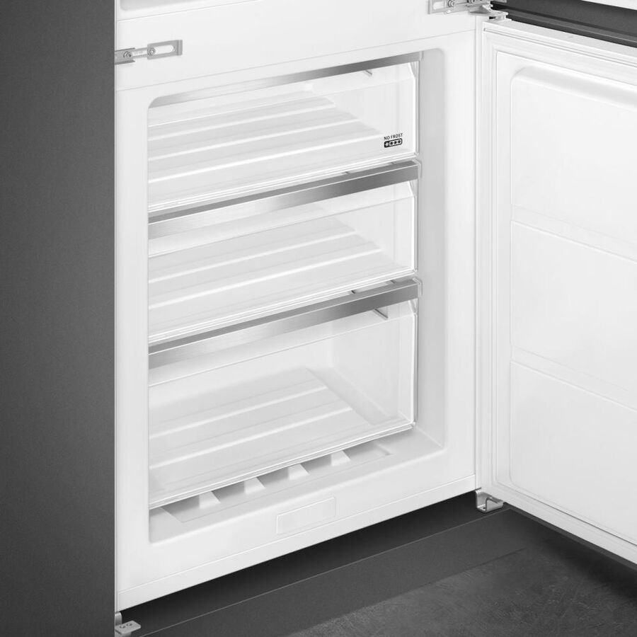 Встраиваемый холодильник Smeg C9174TN5D1 1772х546х549мм, объем 248л (186+62) полный No Frost, жесткое крепление