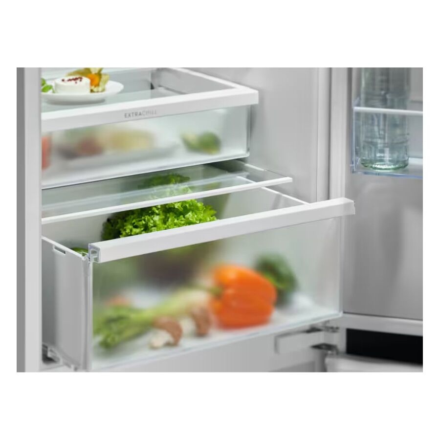 Встраиваемый холодильник Electrolux ENT6ME19S белый 2-хкамерн.