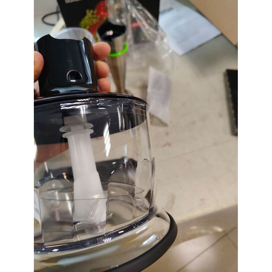 УЦ Блендер BRAUN MQ7035X (плохая упаковка, дефект литья на резервуаре, малые потертости на корпусе)