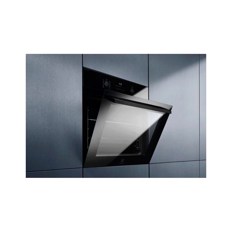 Духовой шкаф электрический Electrolux EOD6F77WZ черный