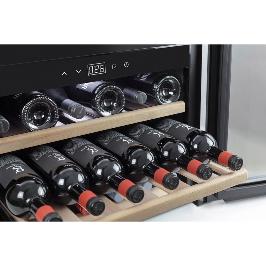 Винный шкаф CASO WineSafe 18 EB Inox